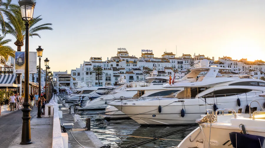 Puerto Banus Marina Guide: Mooring Fees, Parking & Shops